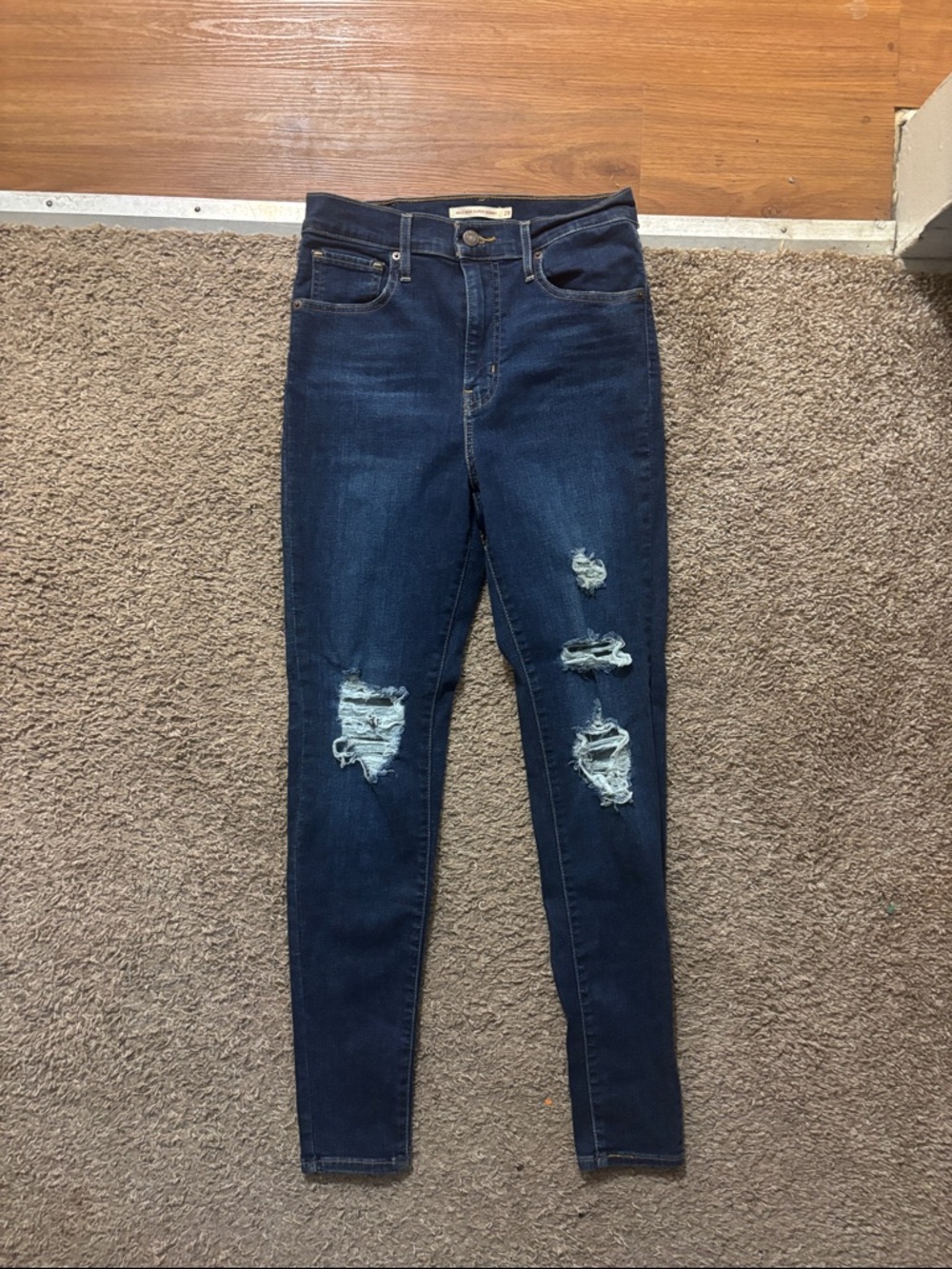 Levi Strauss & Co Women's 28 Dark Blue Distressed Skinny Jeans Like New